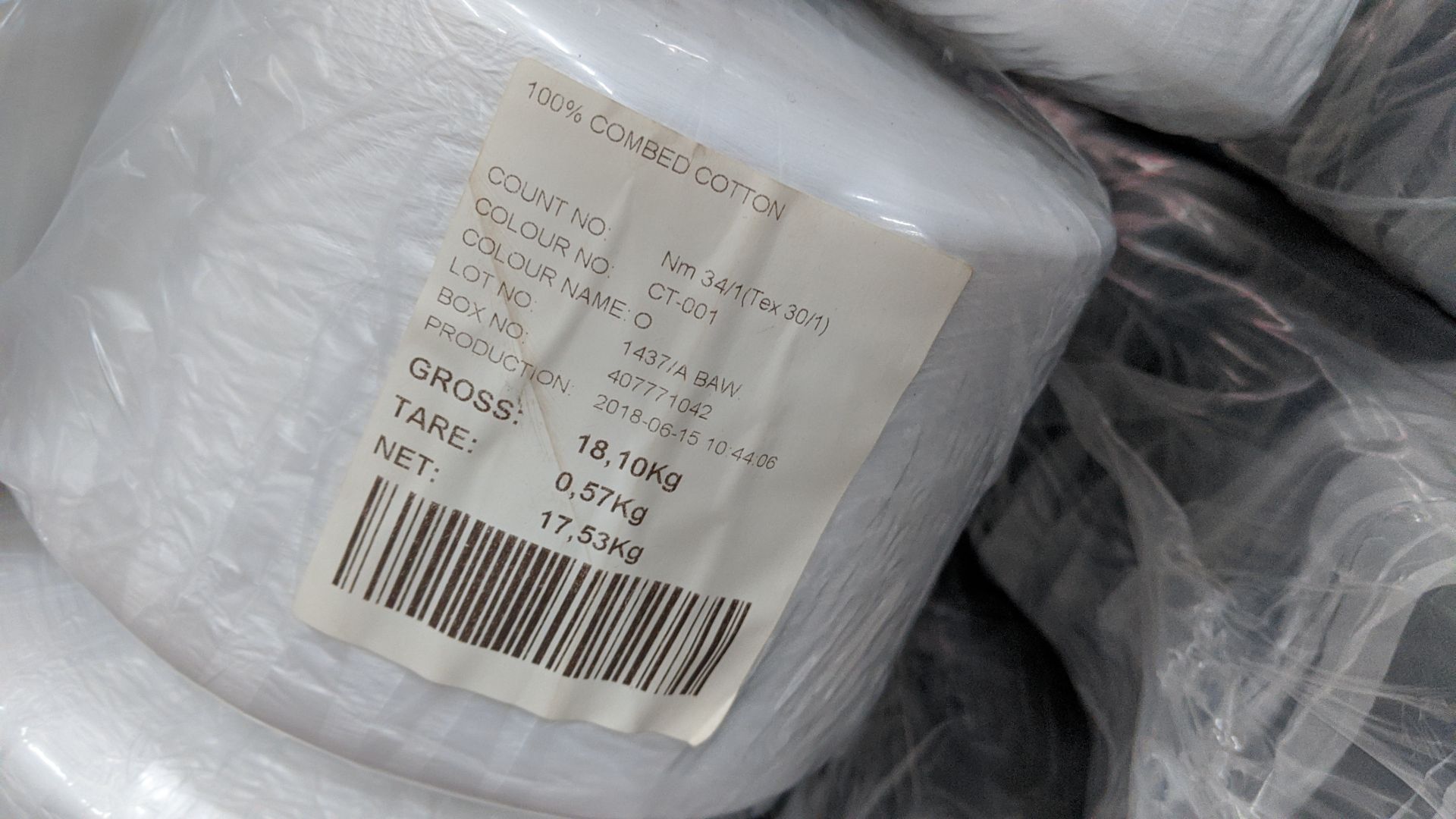 5 bags containing a total of 60 hanks of white 100% combed cotton yarn Please note lots 501 - Image 5 of 7