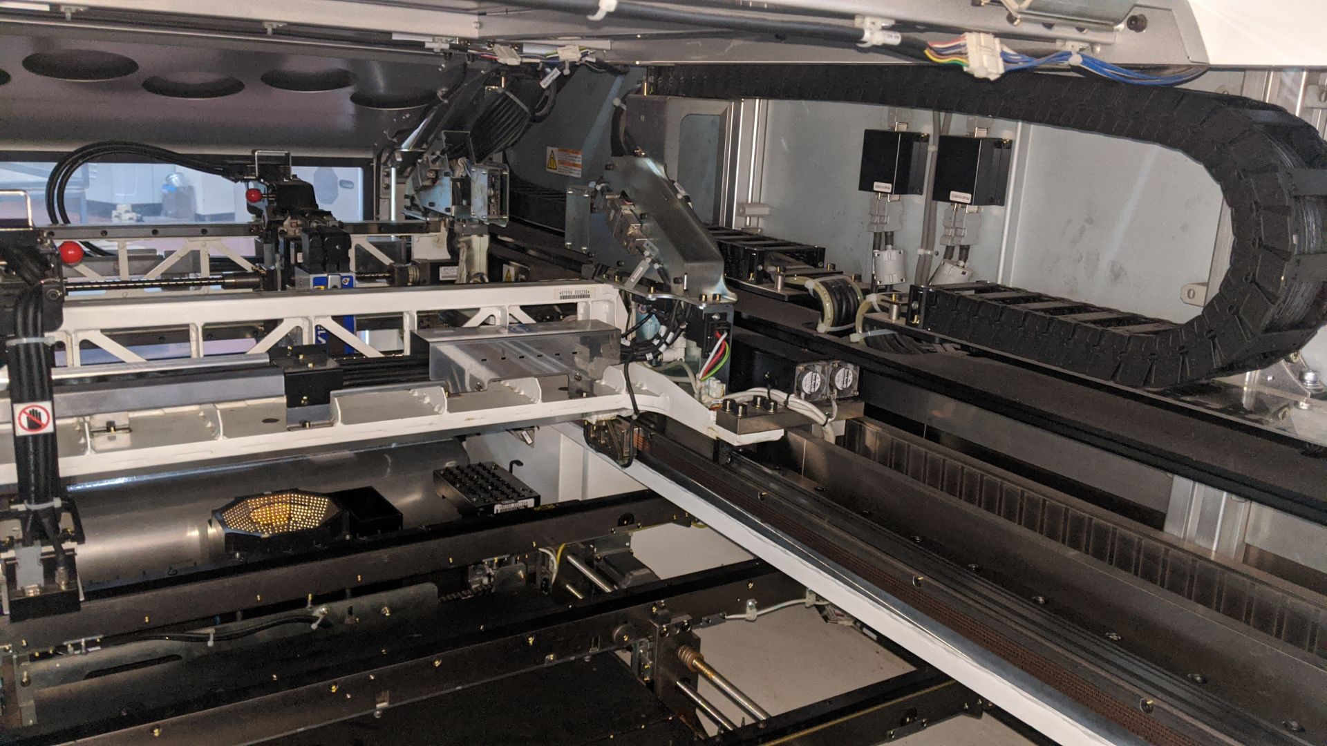 2011 Fuji AIMEX dual conveyor flexible placement platform - Printed Circuit Board Manufacturing - Image 32 of 43
