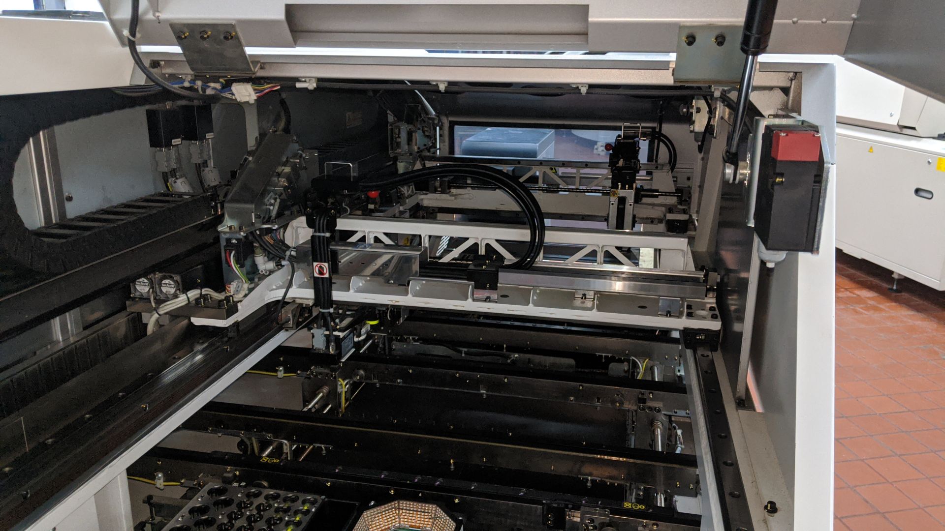 2011 Fuji AIMEX dual conveyor flexible placement platform - Printed Circuit Board Manufacturing - Image 25 of 43