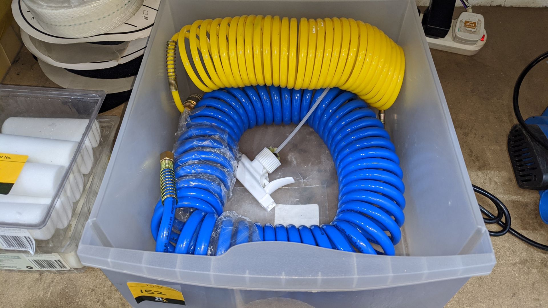 2 off air hose lines. This is one a number of lots being sold on behalf of the liquidator of a