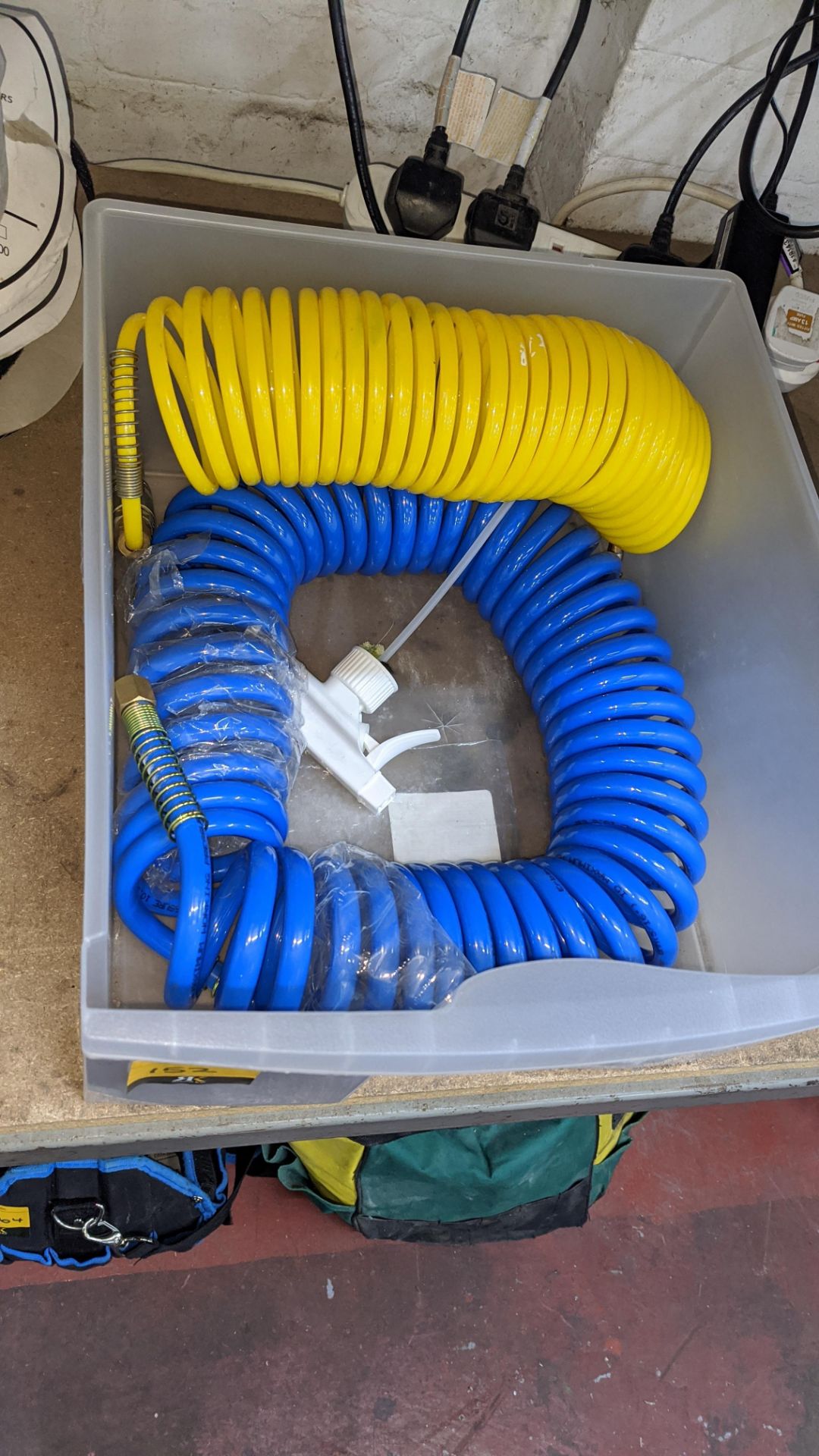 2 off air hose lines. This is one a number of lots being sold on behalf of the liquidator of a - Image 3 of 3