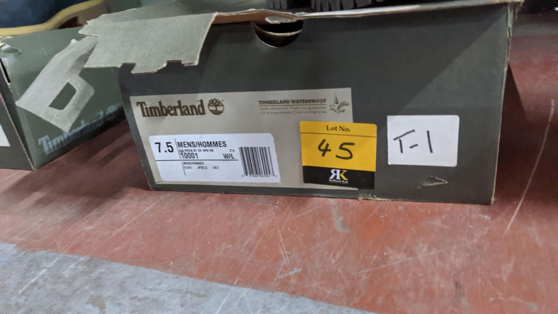 Pair of Timberland Classic 6" boots in Dark Brown size US 7.5, UK 7, EU 41 NB. Marked W/L meaning - Image 5 of 5