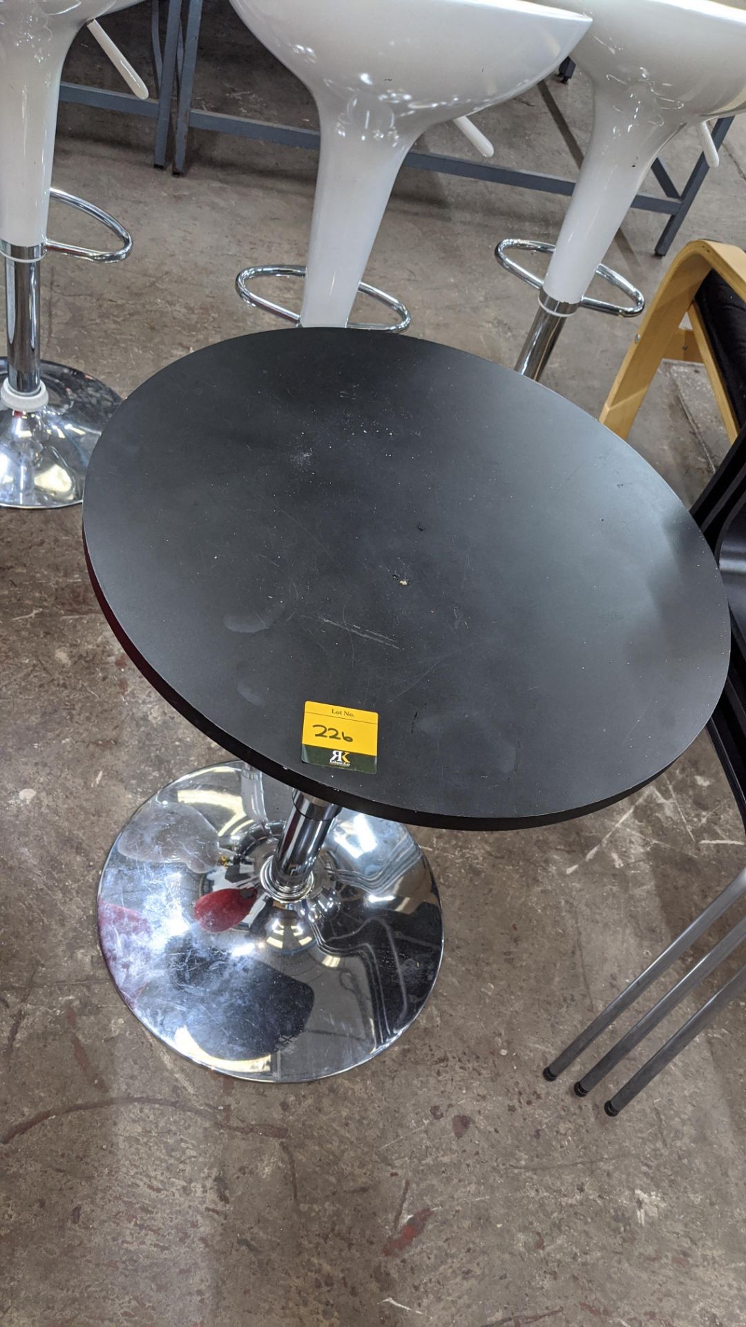 Small black round table on chrome single pedestal base, diameter of top circa 530mm. This is one - Bild 4 aus 4