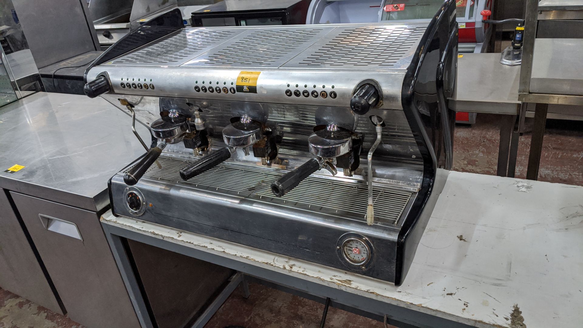 Stainless steel 3 group commercial coffee machine model 5450W. IMPORTANT: Please remember goods - Image 2 of 7