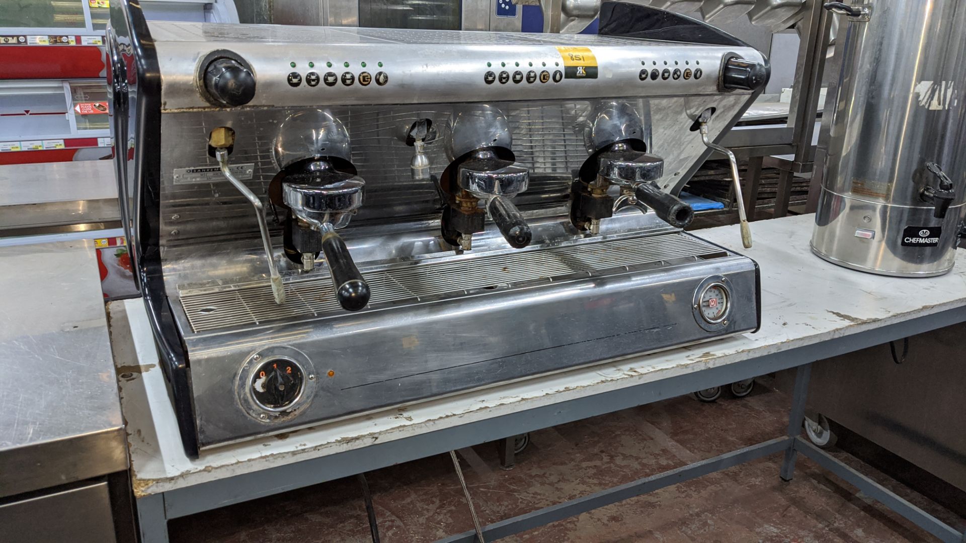 Stainless steel 3 group commercial coffee machine model 5450W. IMPORTANT: Please remember goods - Image 5 of 7