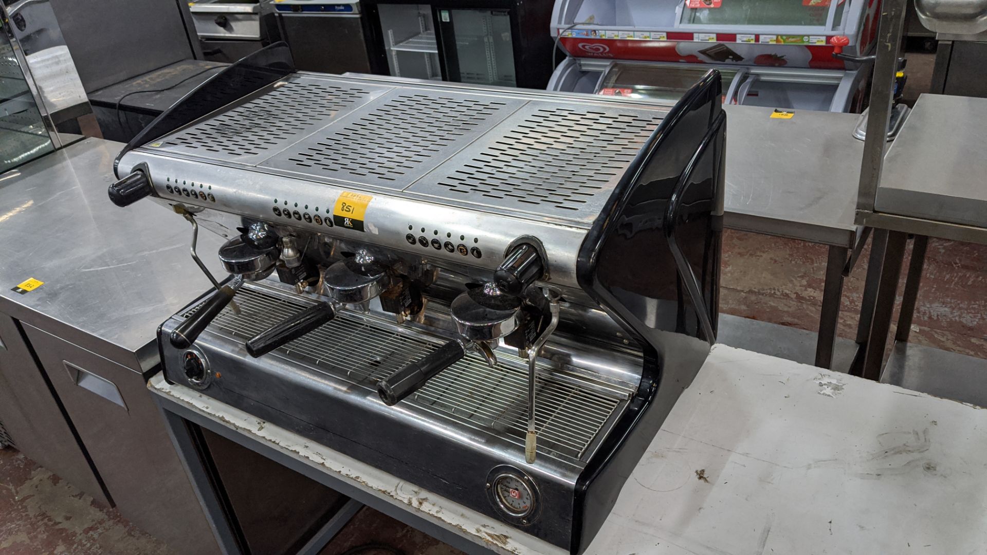 Stainless steel 3 group commercial coffee machine model 5450W. IMPORTANT: Please remember goods - Image 7 of 7