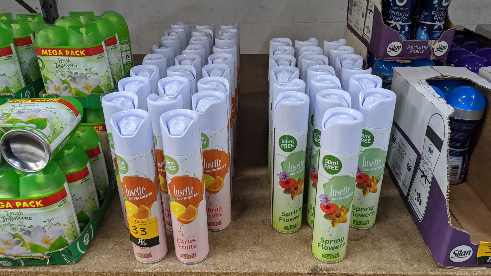 45 off 350ml of Insette air freshener in assorted scents. IMPORTANT – DO NOT BID BEFORE READING - Image 2 of 2