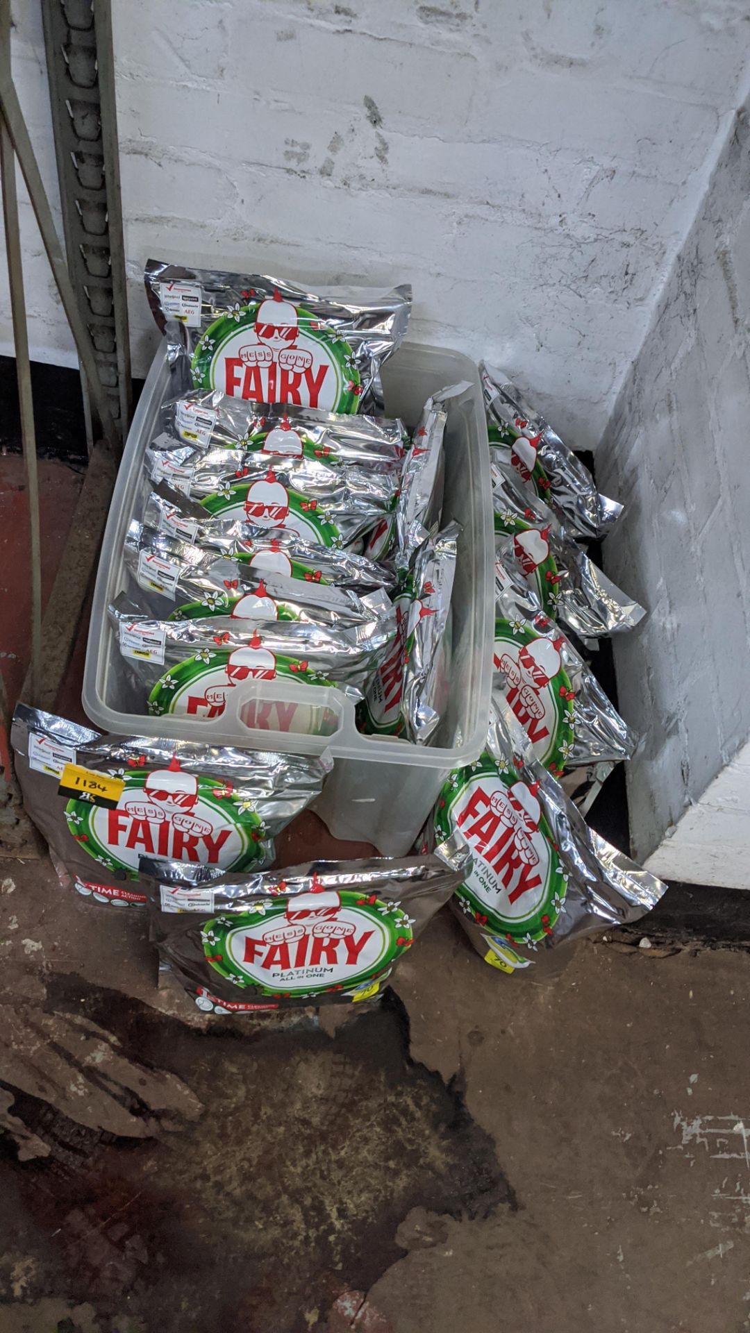 14 packs of Fairy Platinum all-in-one, each pack containing 70 capsules - tub excluded.