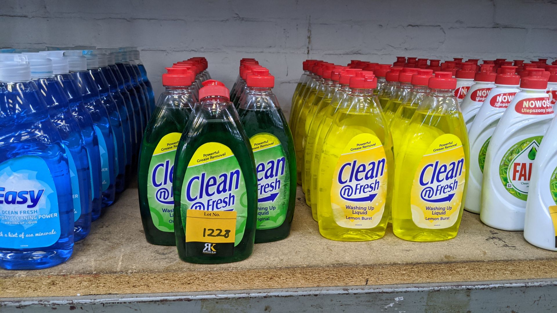 34 off 500ml bottles of Clean n Fresh washing up liquid. IMPORTANT – DO NOT BID BEFORE READING THE