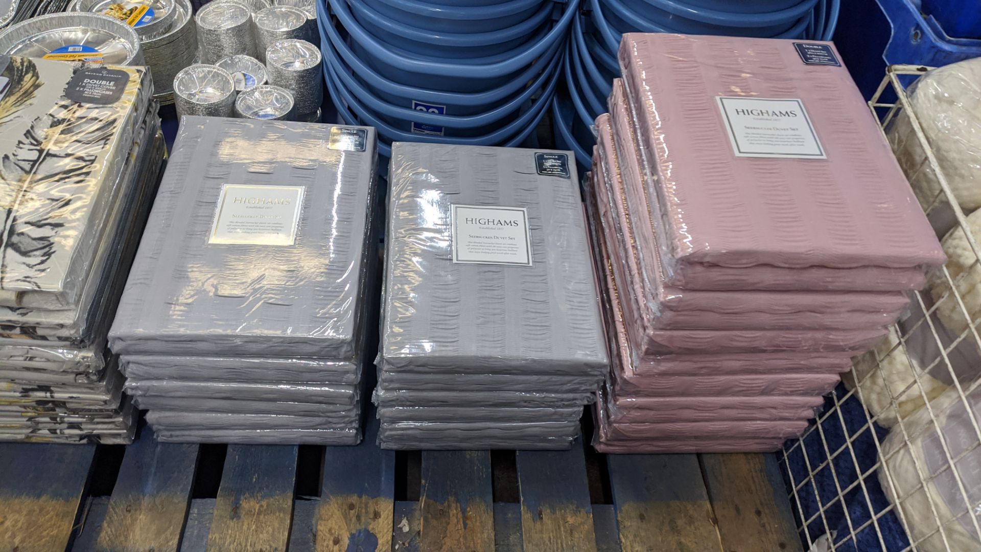 32 off Highams seersucker duvet sets in 3 different colours & assorted sizes. IMPORTANT – DO NOT BID - Image 3 of 3