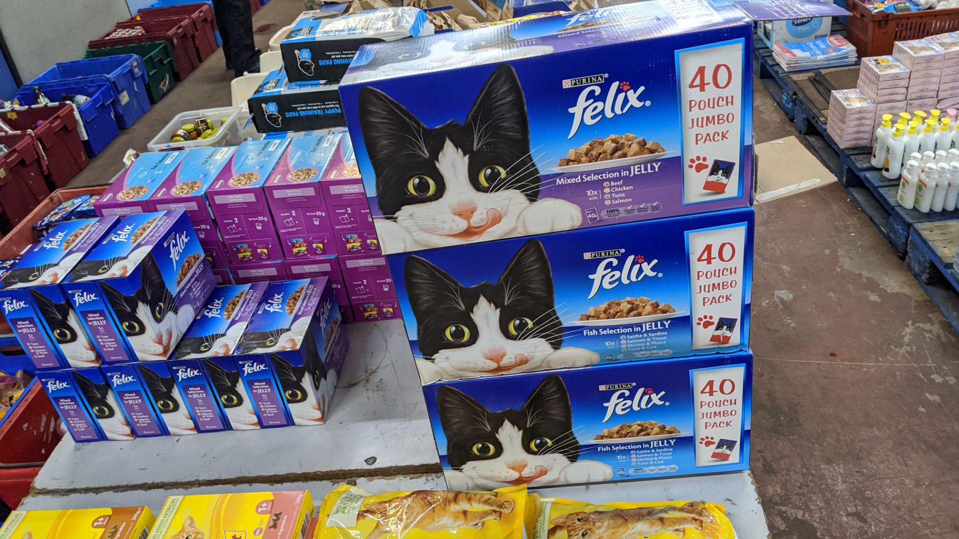 17 boxes of Felix cat food comprising 14 boxes of 12 pouches & 3 boxes of 40 pouches. IMPORTANT – DO - Image 3 of 3