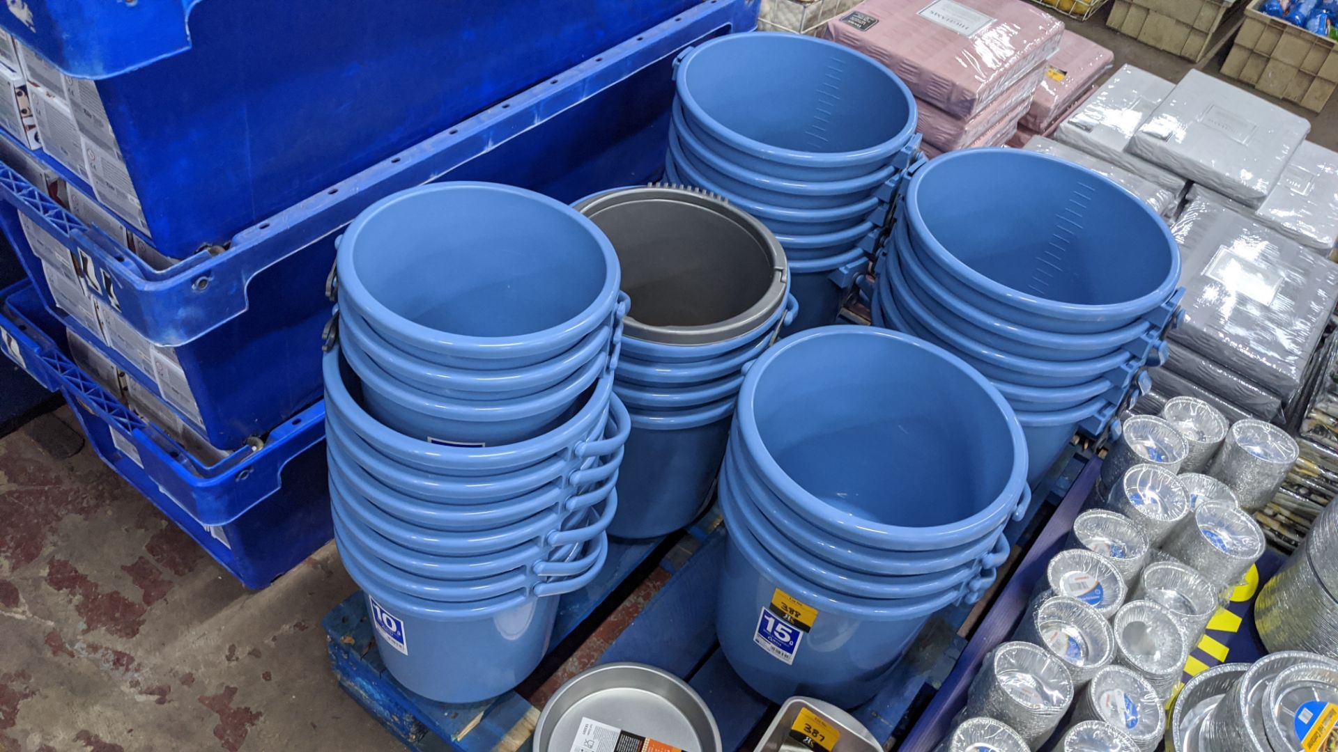 28 off assorted buckets in 8, 10 & 15 litre capacities. IMPORTANT – DO NOT BID BEFORE READING THE - Image 2 of 2