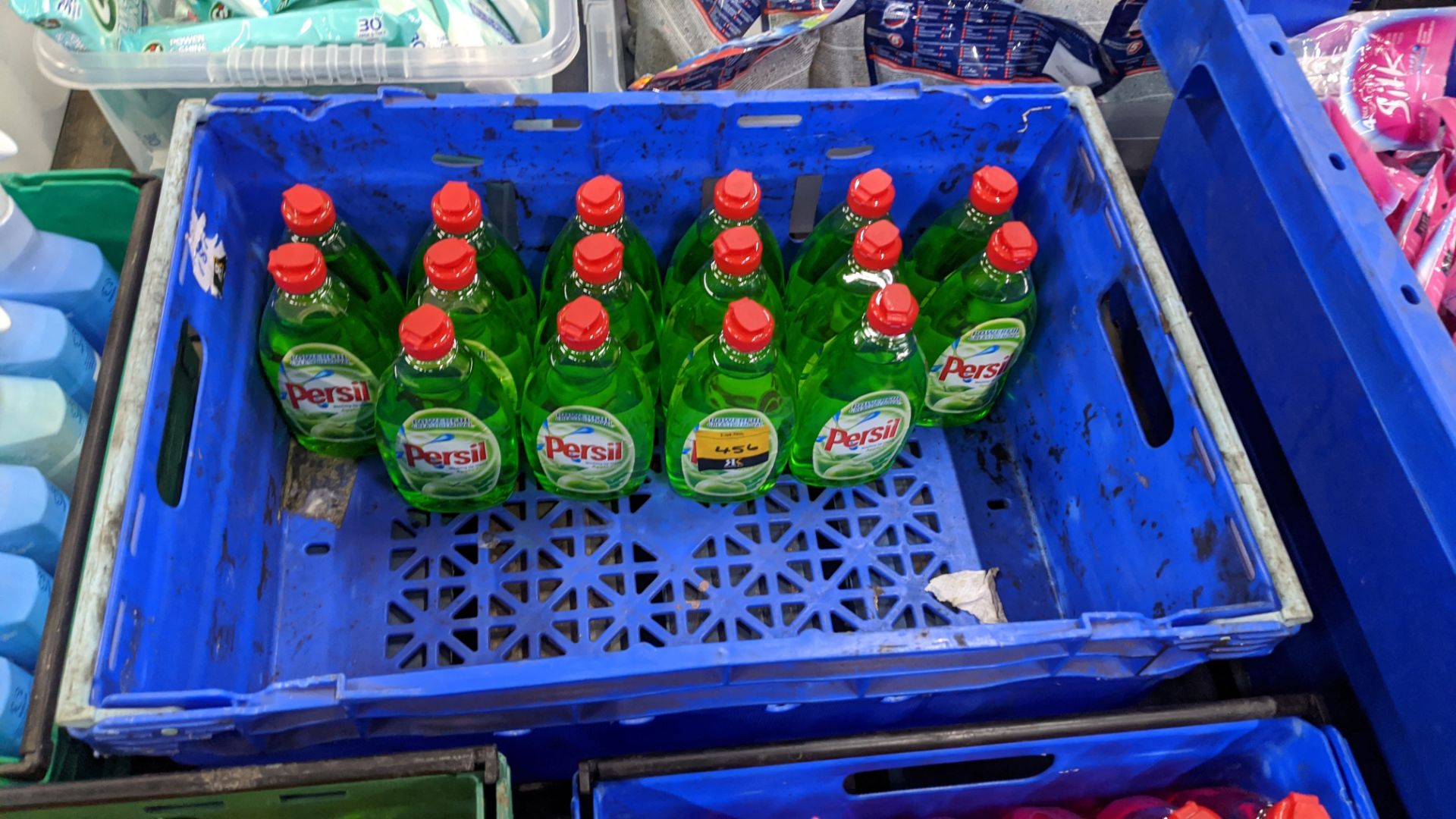16 off 500ml bottles of Persil Apple Fizz washing up liquid. IMPORTANT – DO NOT BID BEFORE READING