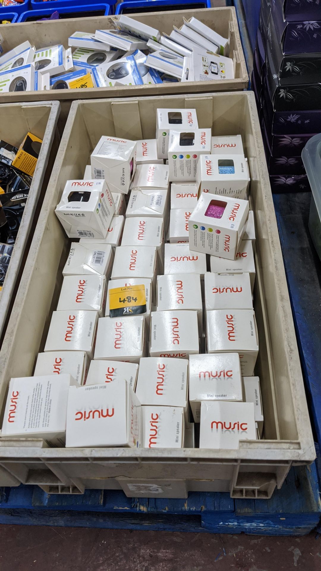 Contents of a crate of music mini speakers - crate excluded. IMPORTANT – DO NOT BID BEFORE READING