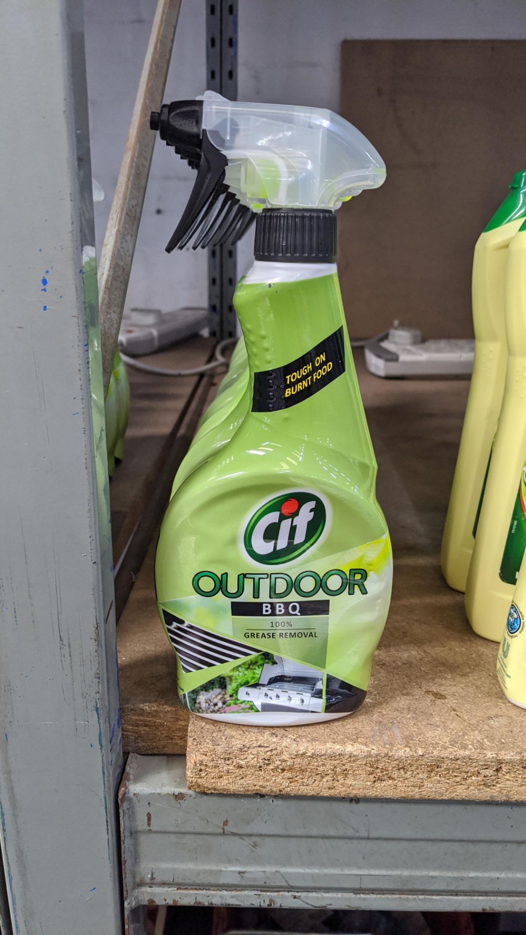 18 off 450ml bottles of Cif outdoor barbeque grease removal spray. IMPORTANT – DO NOT BID BEFORE - Image 2 of 2