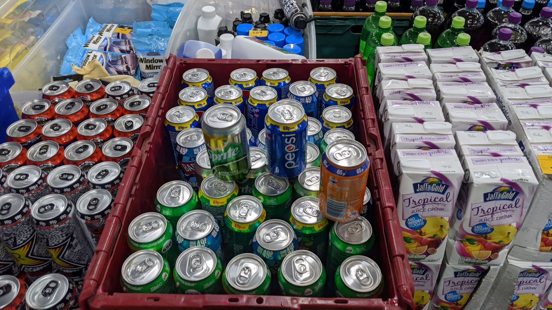 Contents of 2 crates of assorted cans of soft drink including Tango, Sprite, Pepsi & more - crate - Image 3 of 3