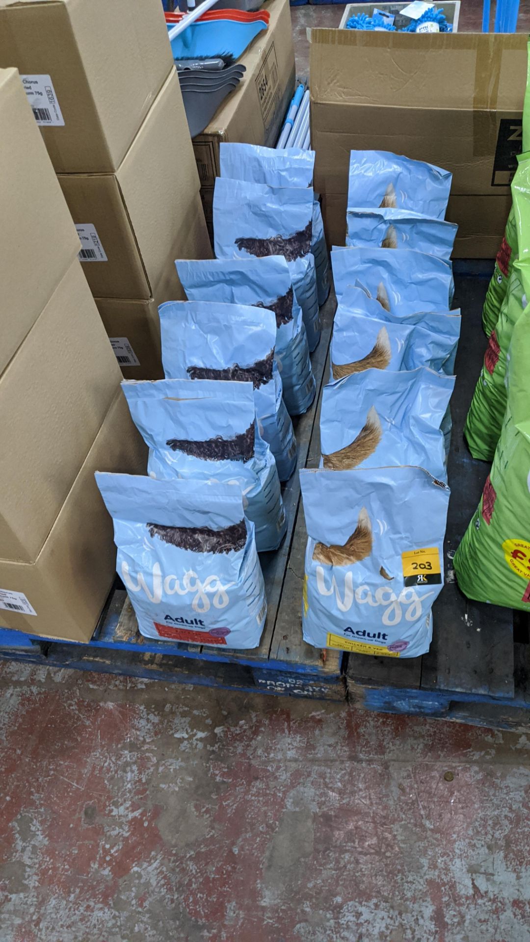 12 off assorted Wagg dog food sacks. IMPORTANT – DO NOT BID BEFORE READING THE IMPORTANT INFORMATION - Image 2 of 2