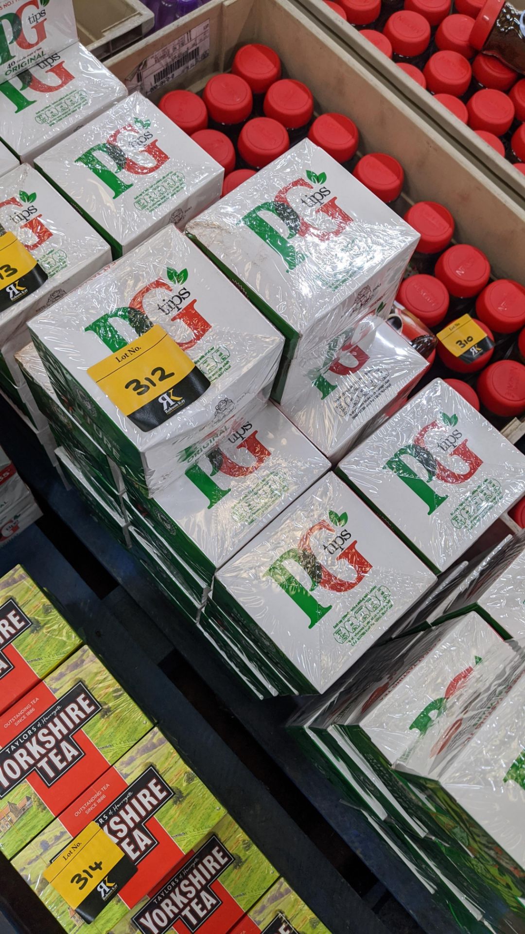 26 boxes of PG Tips Original, each box containing 40 original pyramid bags. IMPORTANT – DO NOT BID - Image 2 of 2