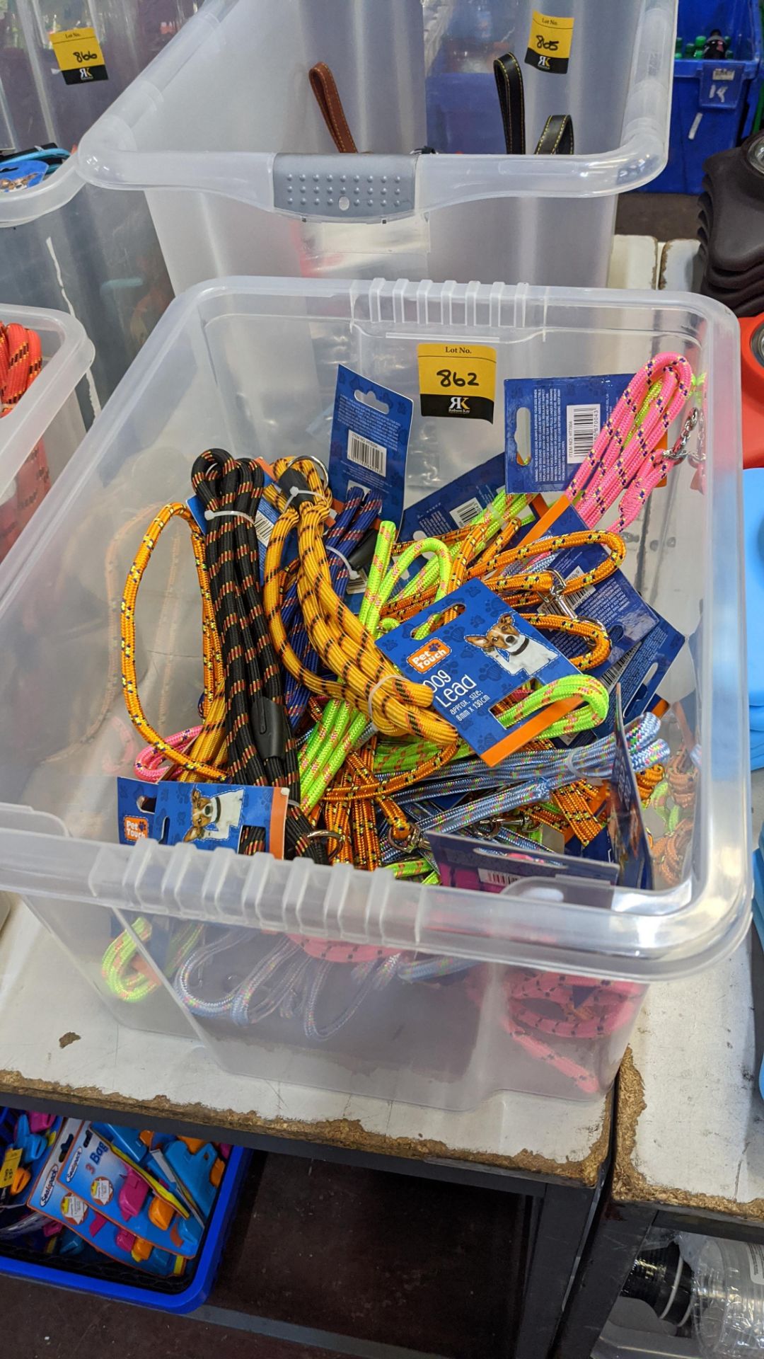 Contents of a crate of dog leads - crate excluded. IMPORTANT – DO NOT BID BEFORE READING THE