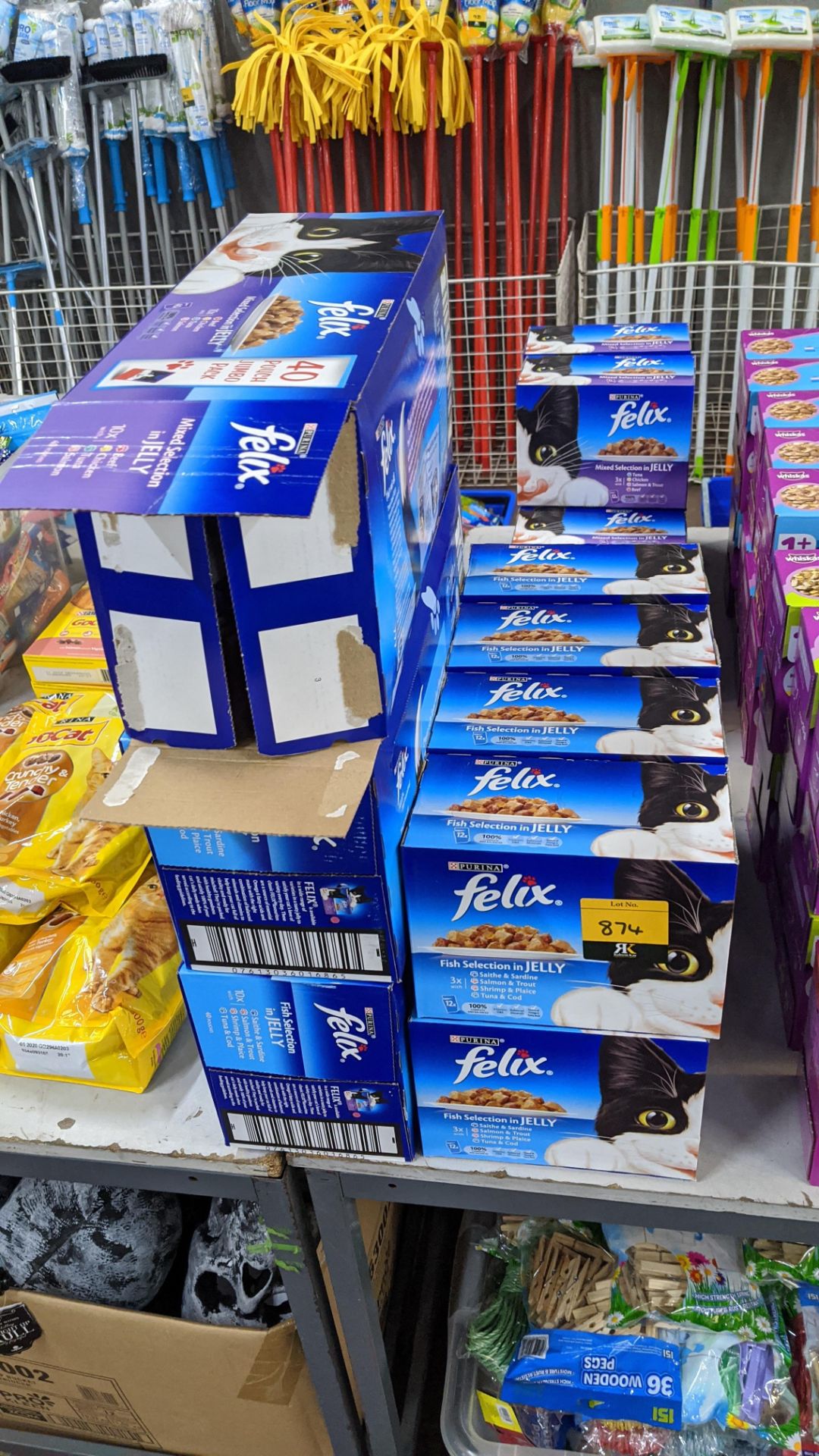 17 boxes of Felix cat food comprising 14 boxes of 12 pouches & 3 boxes of 40 pouches. IMPORTANT – DO