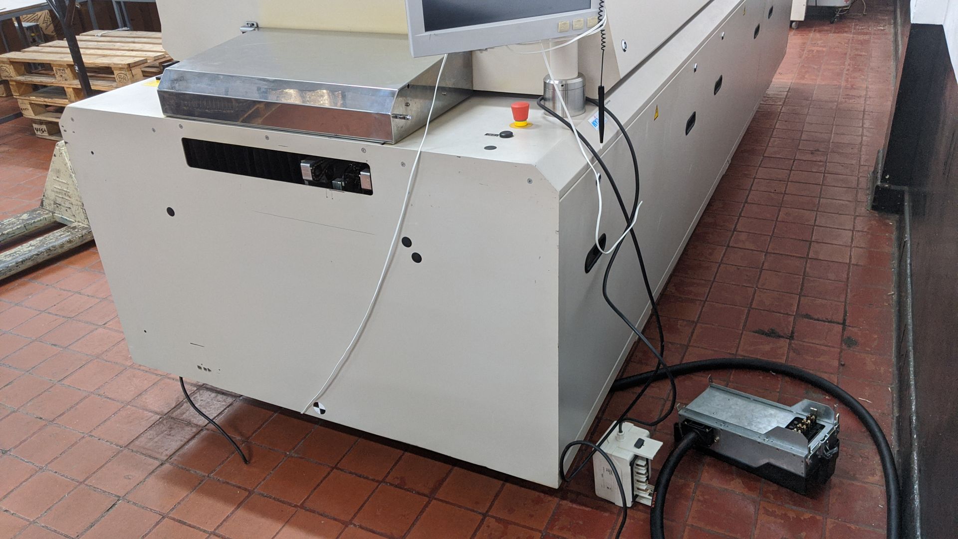 2010 SMT QUATTRO PEAK M N2 REFLOW OVEN for use in Printed Circuit Board Assembly - Image 3 of 21