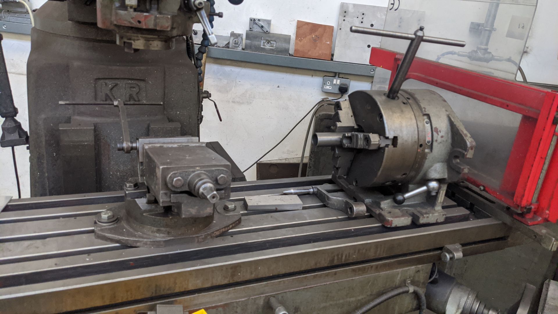 King Rich KRV3000-SLV milling machine with Newall DP700 controller including tooling/ancillary items - Image 7 of 15