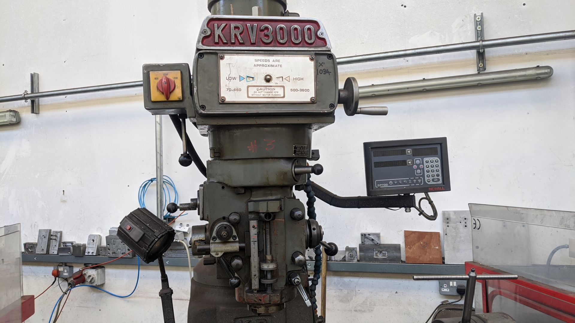 King Rich KRV3000-SLV milling machine with Newall DP700 controller including tooling/ancillary items - Image 10 of 15