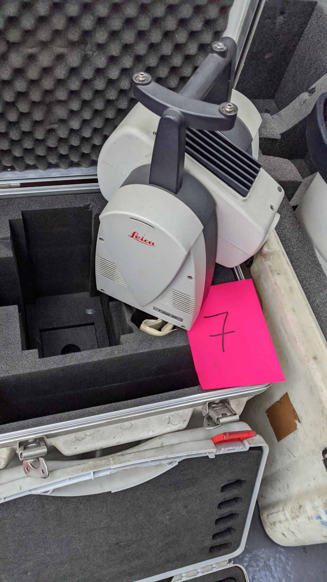 Leica model LTD840 laser tracker, serial no. 2250. This lot includes a case for the tracker, T-Cam - Image 14 of 26