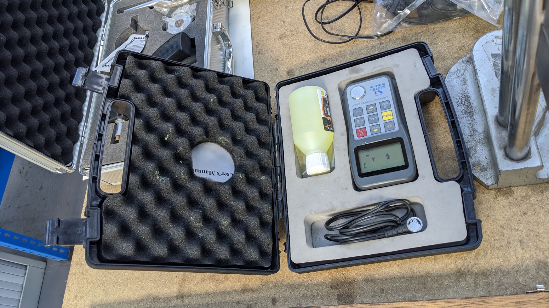 Contents of a table of assorted digital & mechanical callipers, height gauge, pistol grip bore - Image 7 of 14