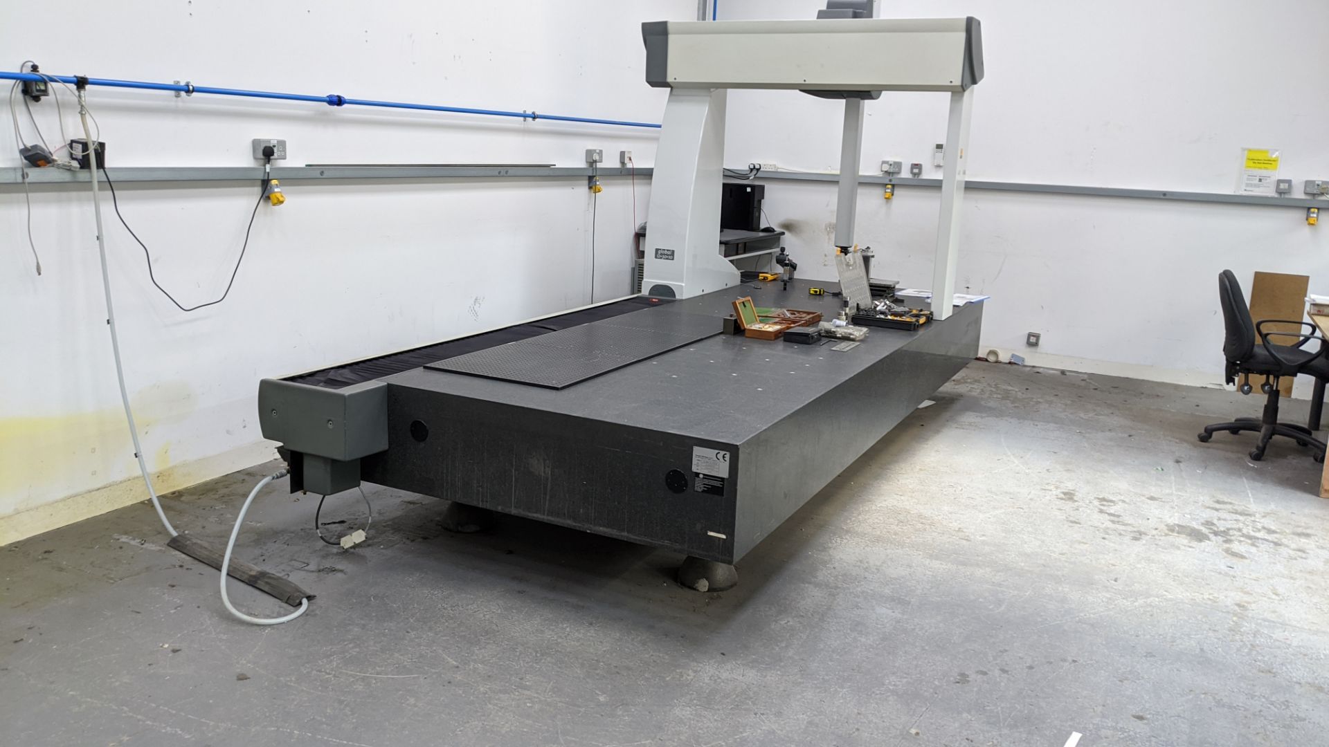 Hexagon Metrology CMM model Global/A123010, serial no. GLOD000222 on granite table measuring very - Image 4 of 35