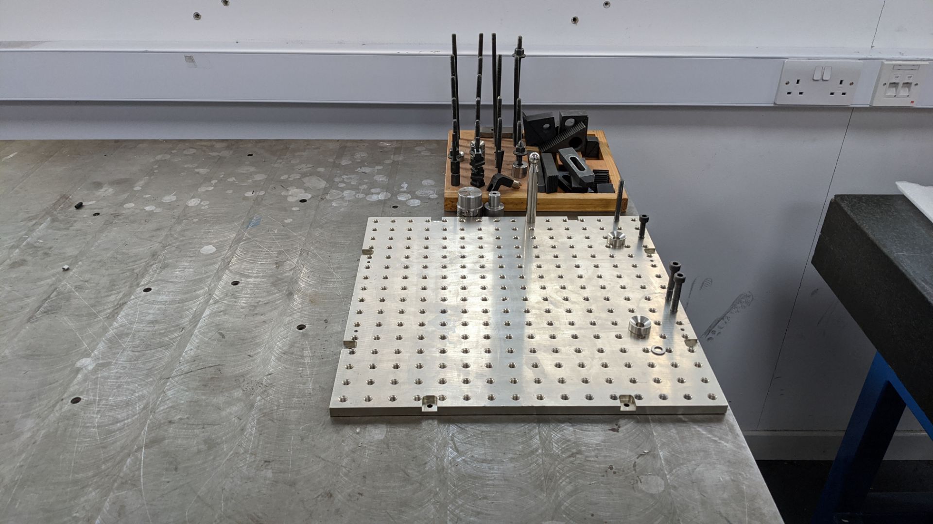 Heavy-duty metal inspection table with top measuring approx. 1377mm x 1377mm, including ancillary - Image 7 of 7