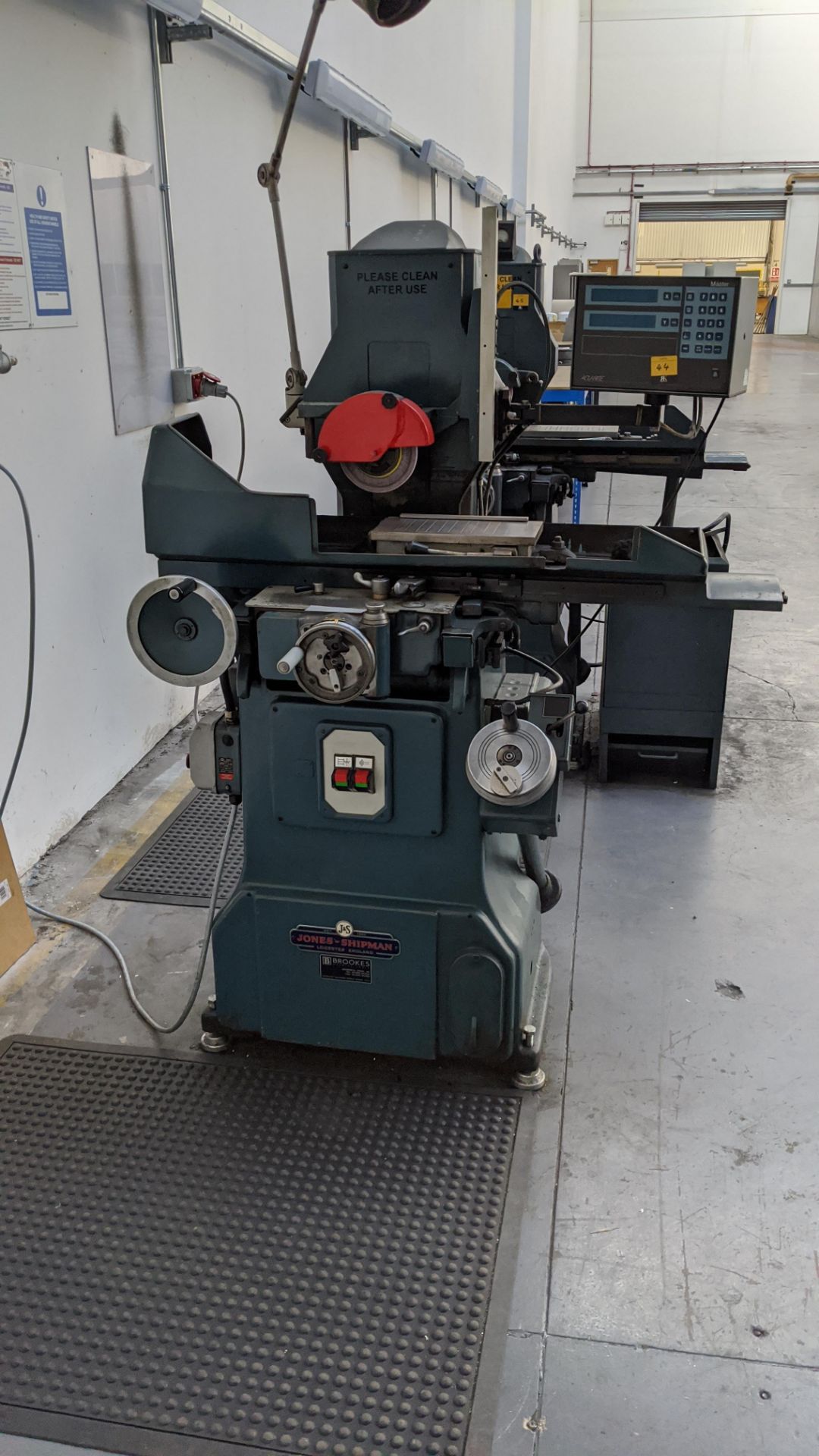 Jones & Shipman surface grinder with magnetic chuck & Acu-Rite Master-G DRO