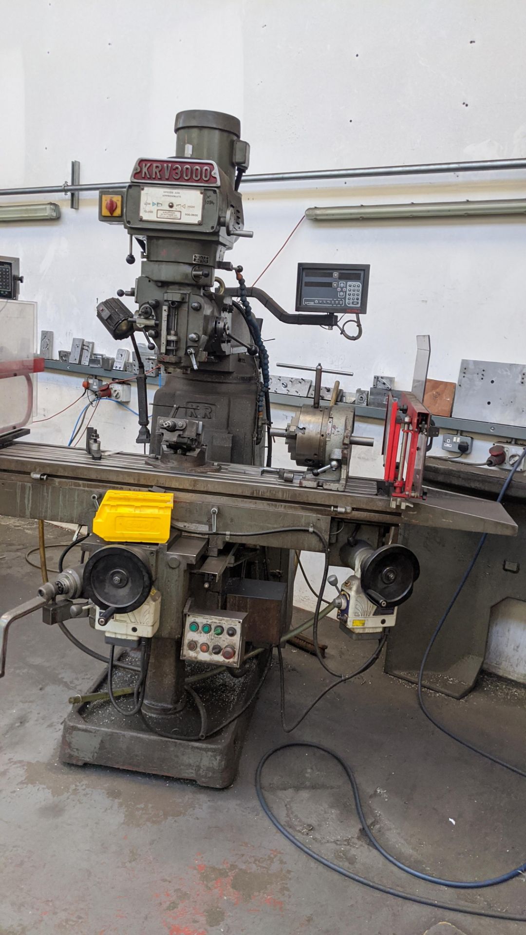 King Rich KRV3000-SLV milling machine with Newall DP700 controller including tooling/ancillary items - Image 13 of 15