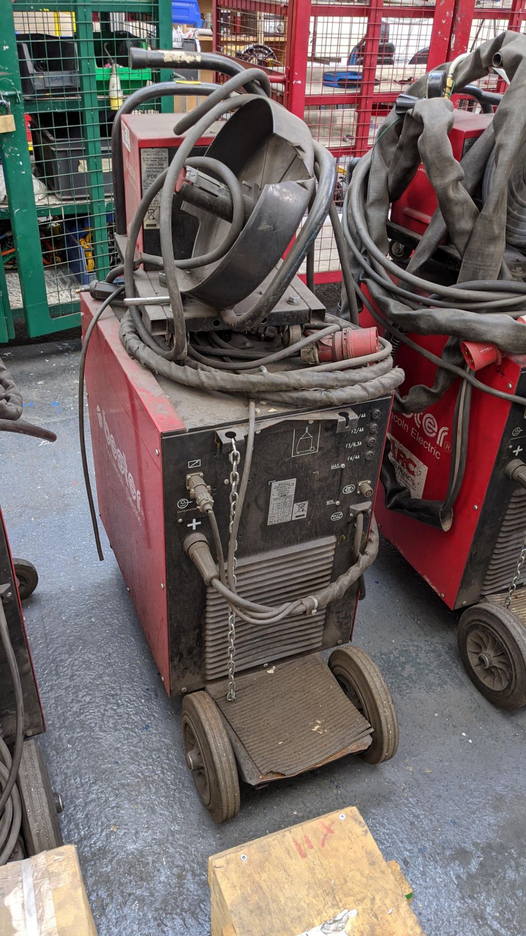 Lincoln Electric Bester Magster 401 welder plus PDE41 Mag feed - Image 5 of 7
