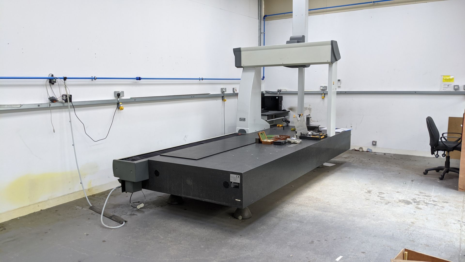 Hexagon Metrology CMM model Global/A123010, serial no. GLOD000222 on granite table measuring very - Image 2 of 35