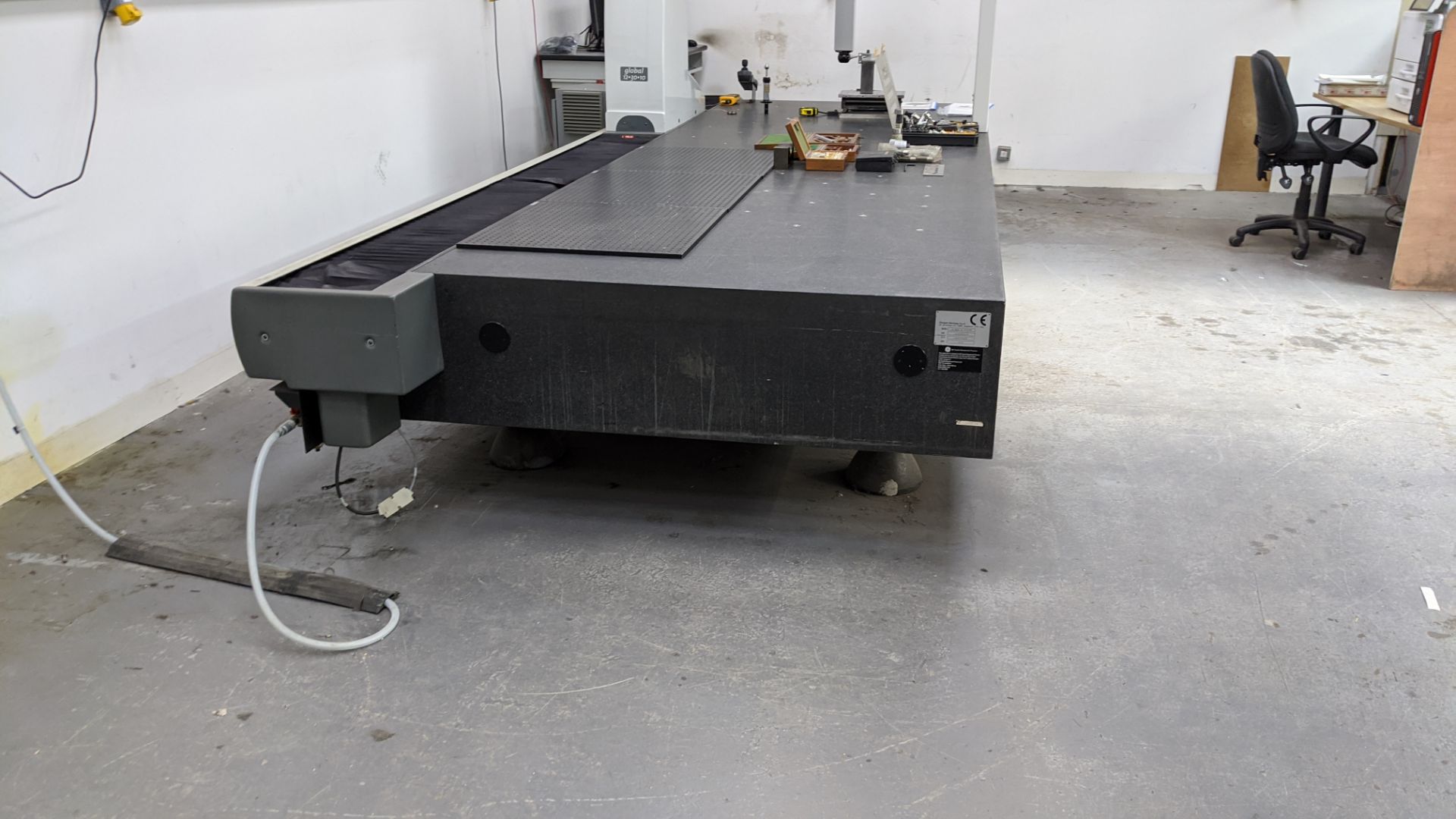 Hexagon Metrology CMM model Global/A123010, serial no. GLOD000222 on granite table measuring very - Image 5 of 35