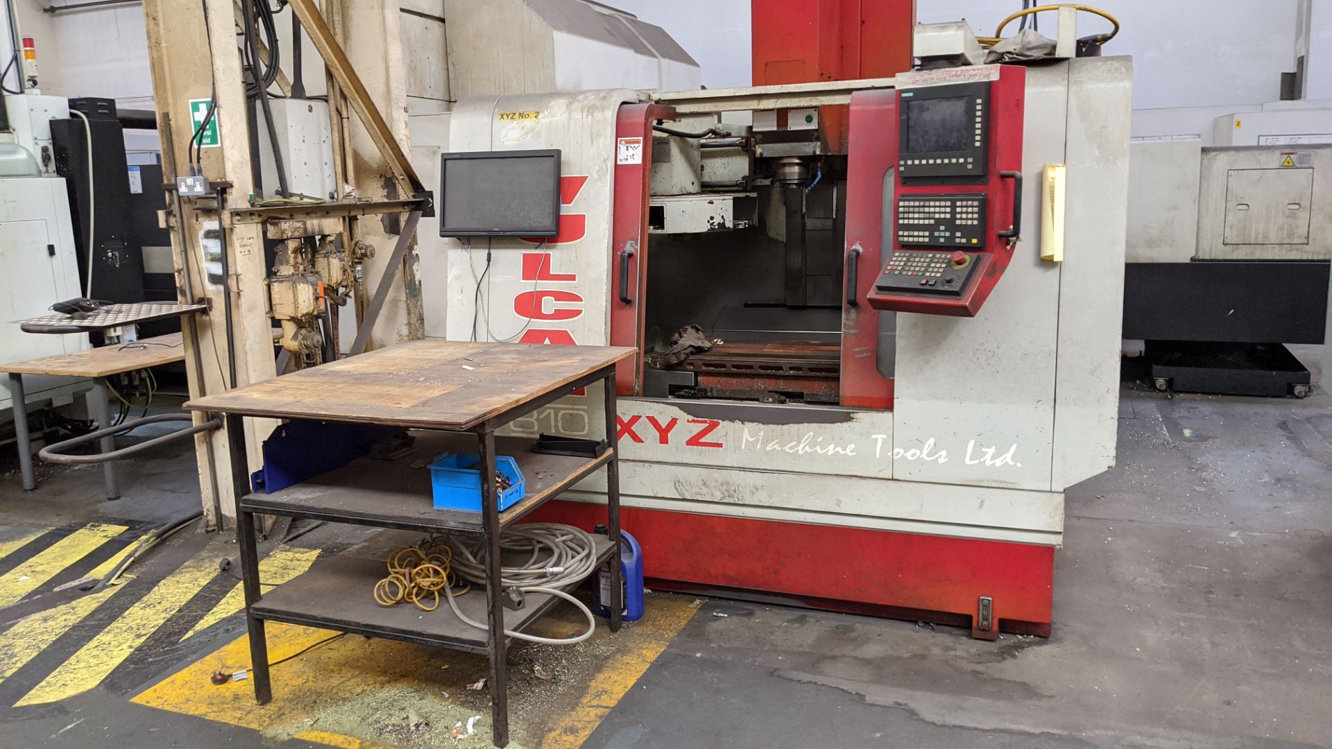 2001 XYZ model VC-810 machining centre, serial no. V0012462. This lot includes swing-out Siemens - Image 18 of 18