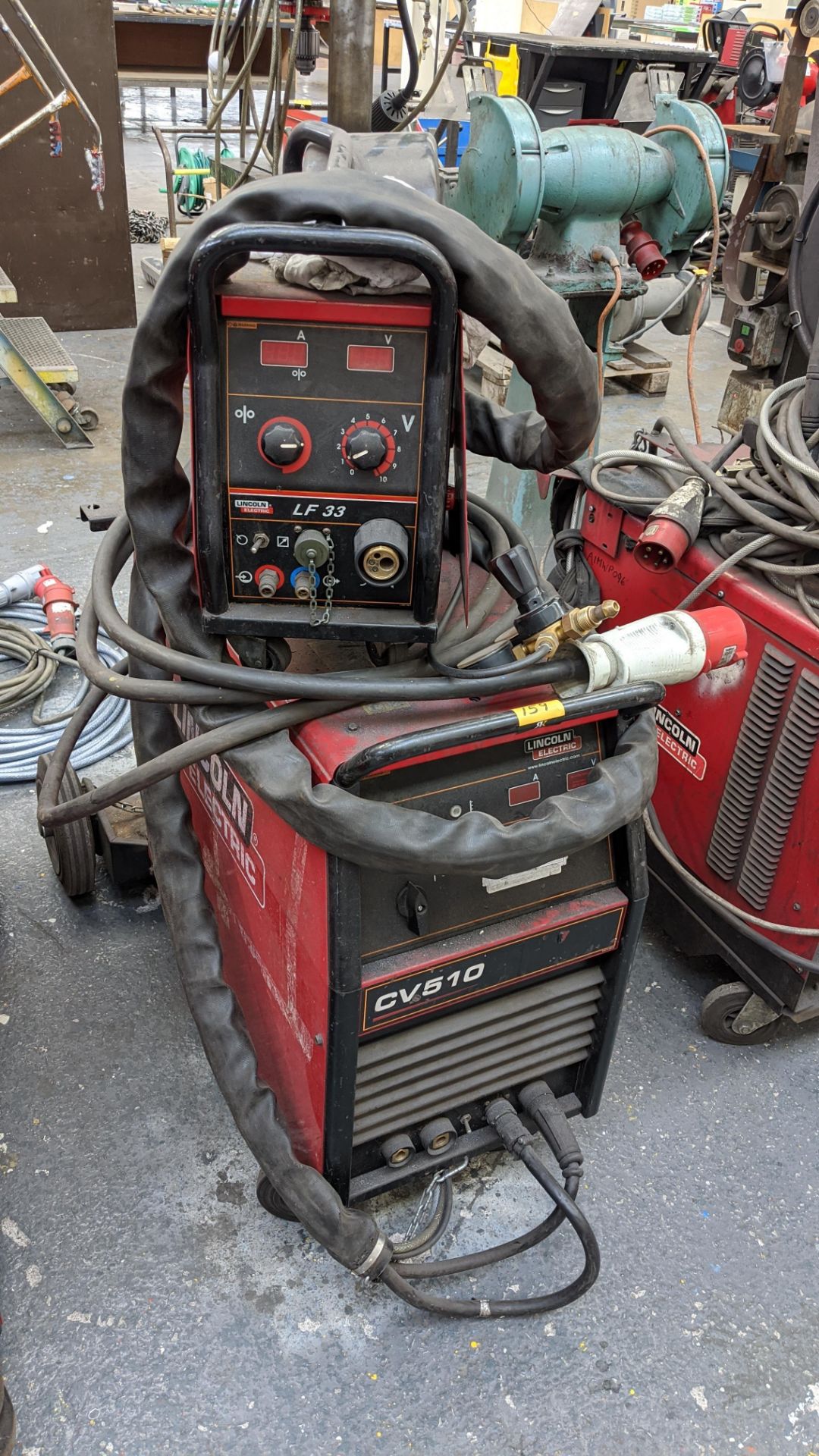 Lincoln Electric model CV510 welder plus model LF33 feeder - Image 3 of 7