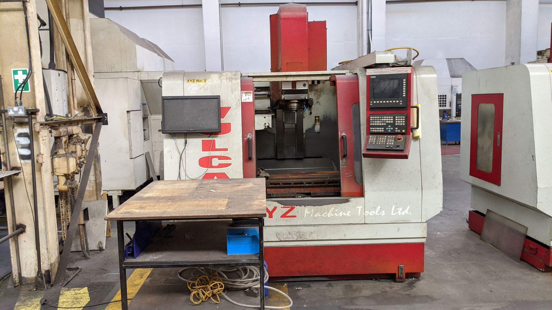 2001 XYZ model VC-810 machining centre, serial no. V0012462. This lot includes swing-out Siemens - Image 16 of 18