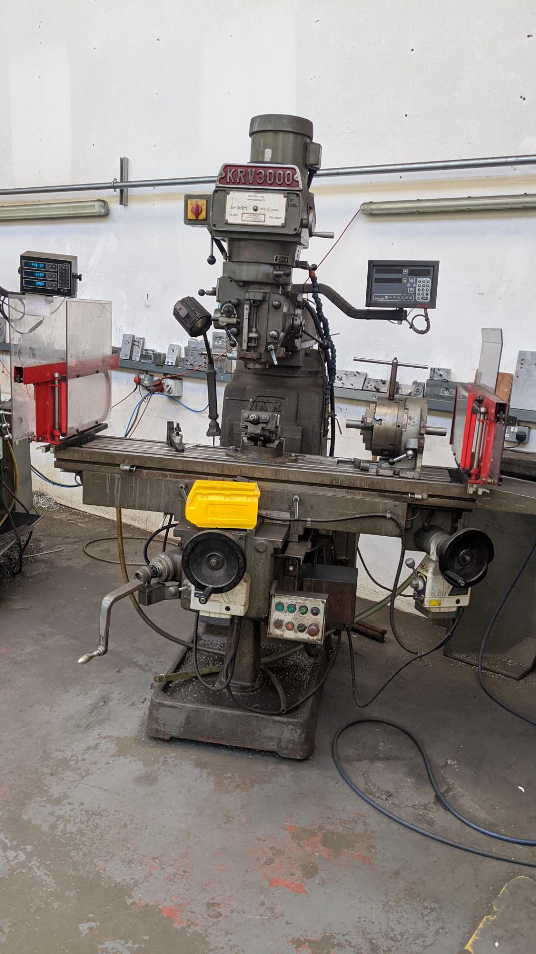 King Rich KRV3000-SLV milling machine with Newall DP700 controller including tooling/ancillary items - Image 5 of 15