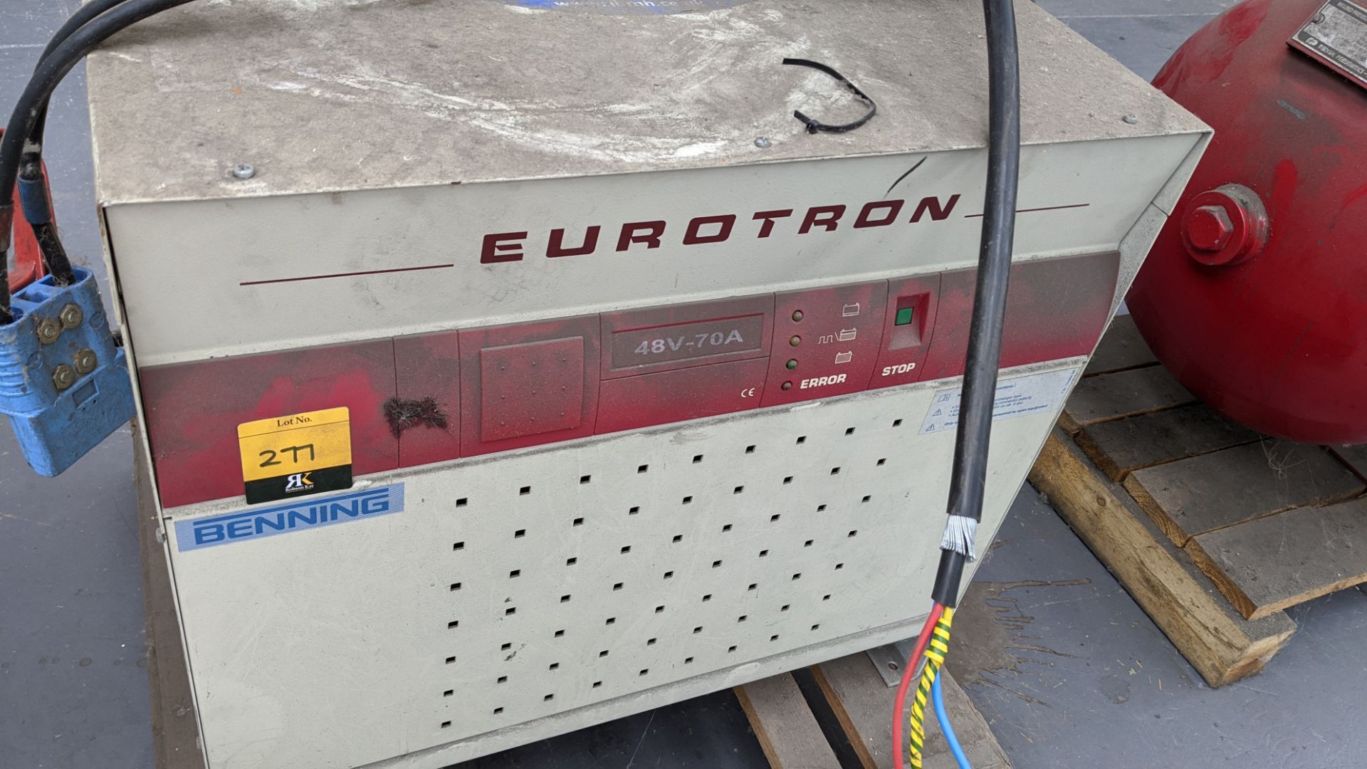 Battery charger, presumed to be for use with forklift truck or similar - Image 4 of 6