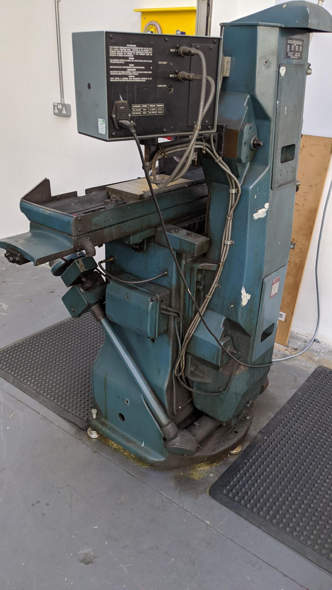 Jones & Shipman surface grinder with magnetic chuck & Acu-Rite Master-G DRO - Image 8 of 9