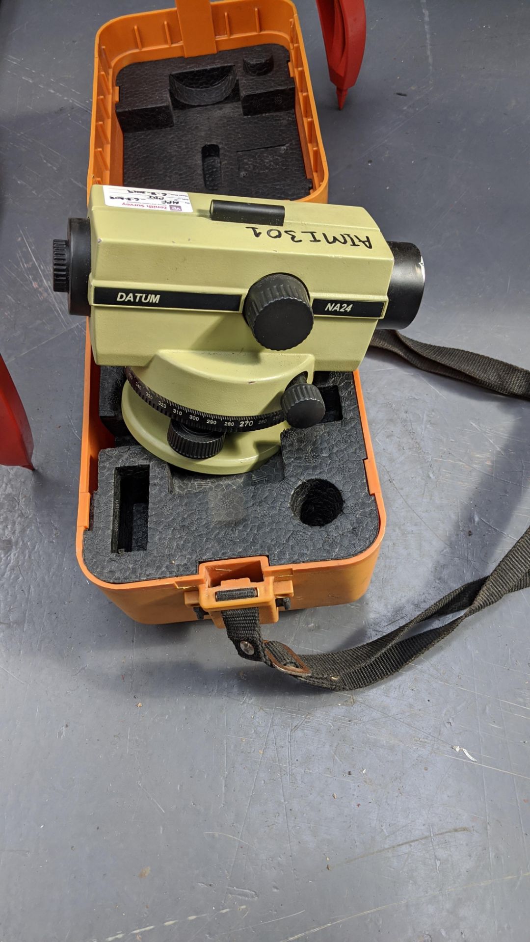 Measuring equipment comprising Datum model NA24 laser level, case for same, tripod & 2 telescopic - Image 5 of 6