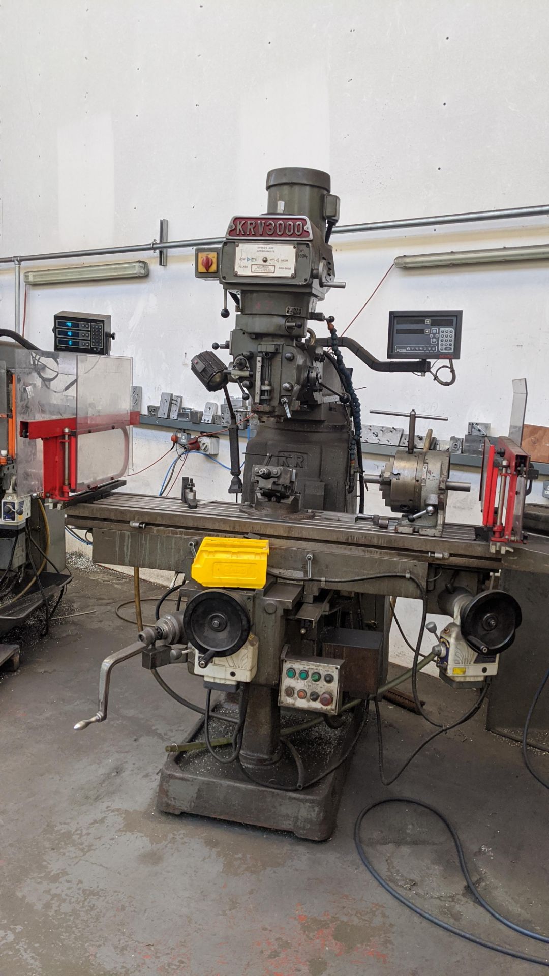 King Rich KRV3000-SLV milling machine with Newall DP700 controller including tooling/ancillary items - Image 14 of 15