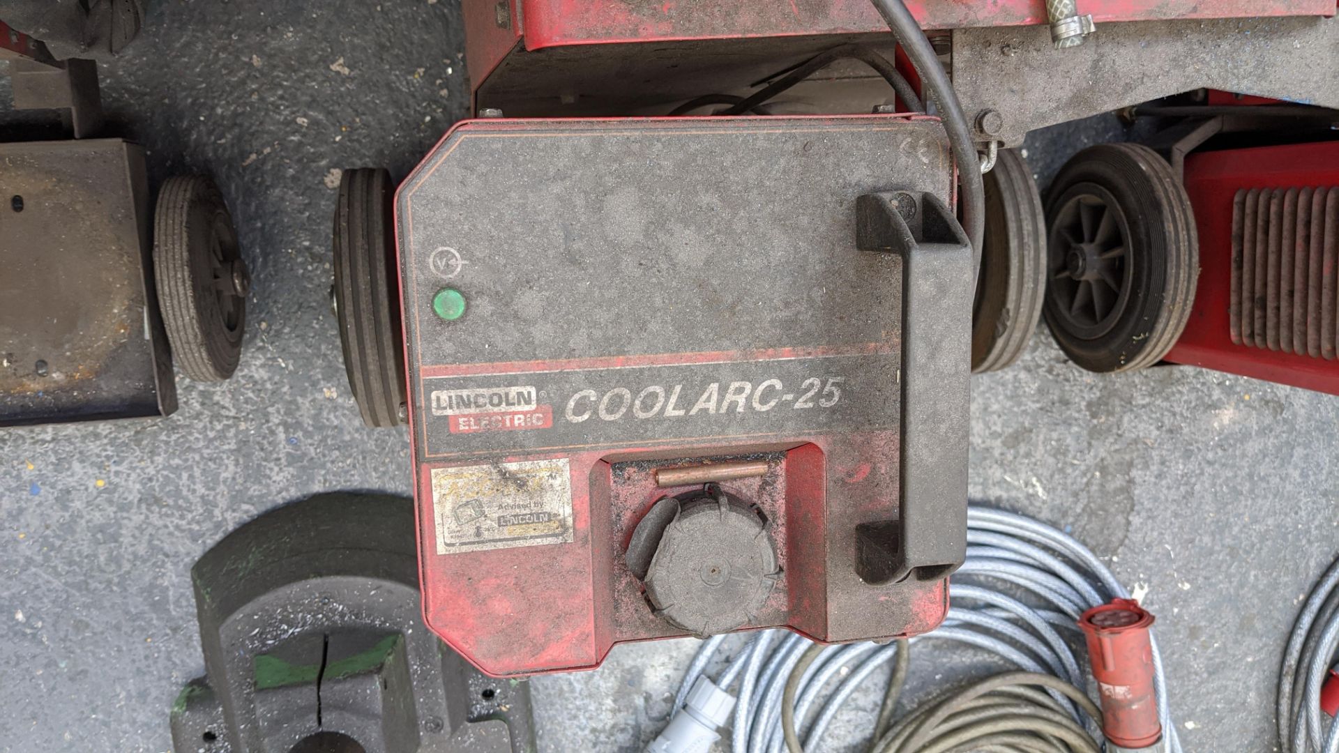 Lincoln Electric model CV510 welder plus model LF33 feeder - Image 4 of 7