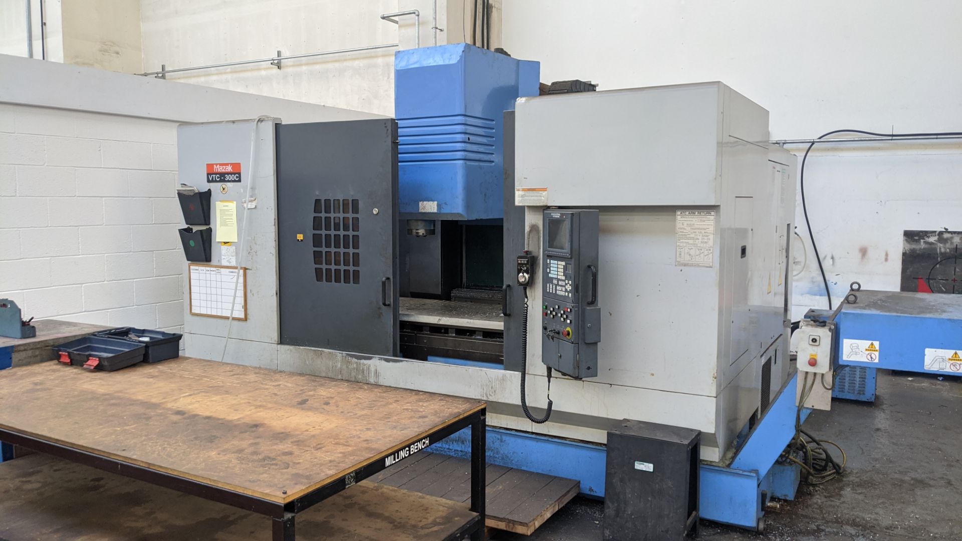 2001 Mazak VTC-300C machining centre with Mazatrol 640M controller. This lot recently had the - Image 4 of 28