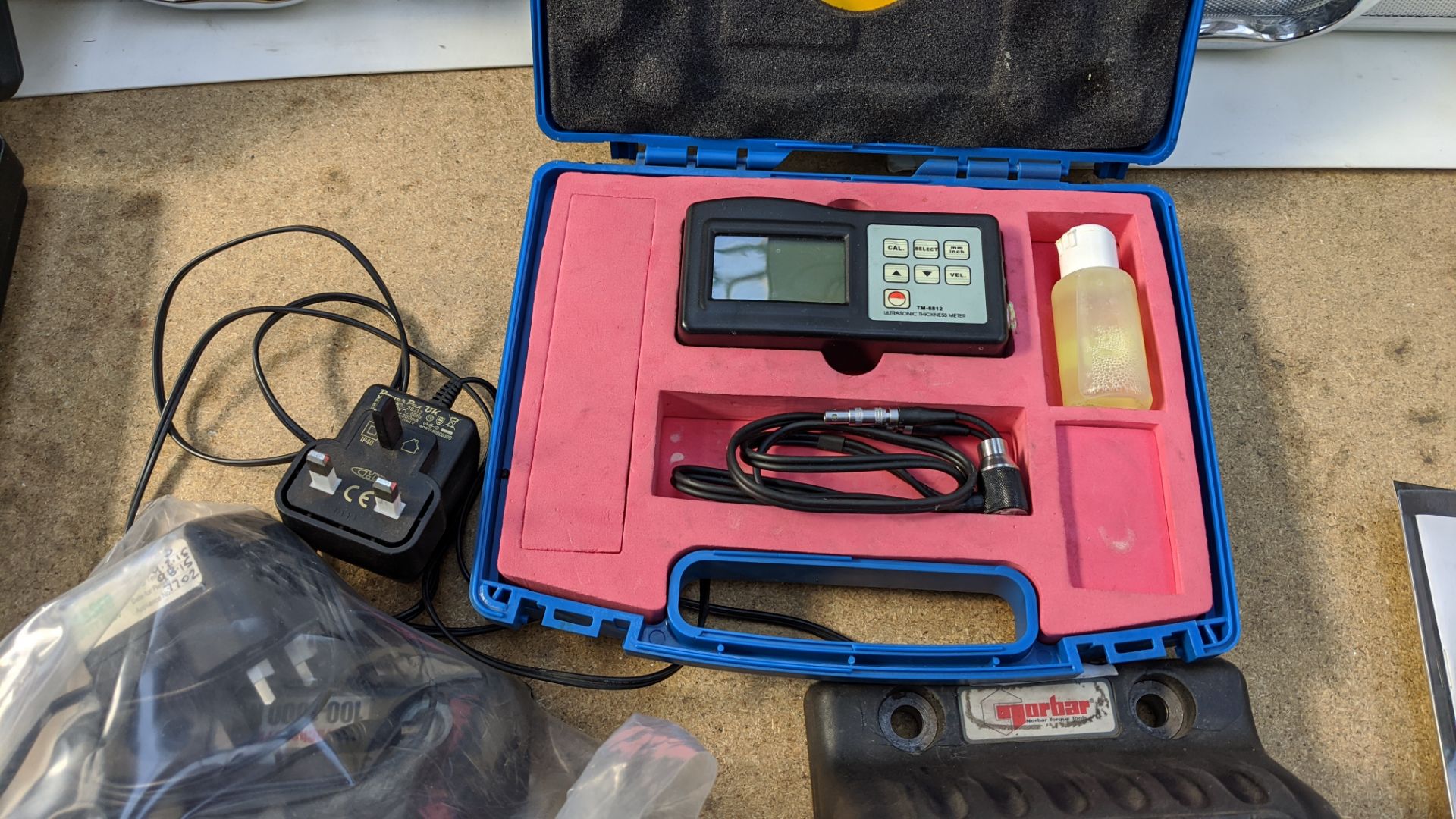 Contents of a table of assorted digital & mechanical callipers, height gauge, pistol grip bore - Image 10 of 14