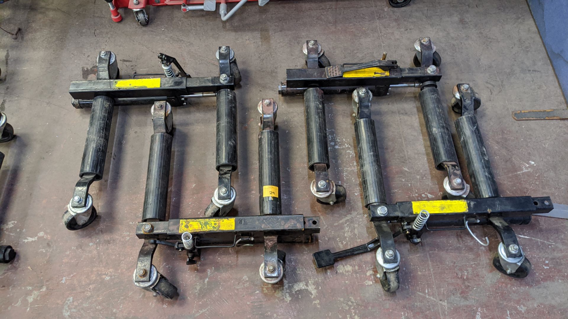 2 off sets of 4 hydraulic vehicle positioning jacks, max. capacity 1500lbs i.e. 8 jacks in total. - Image 3 of 7