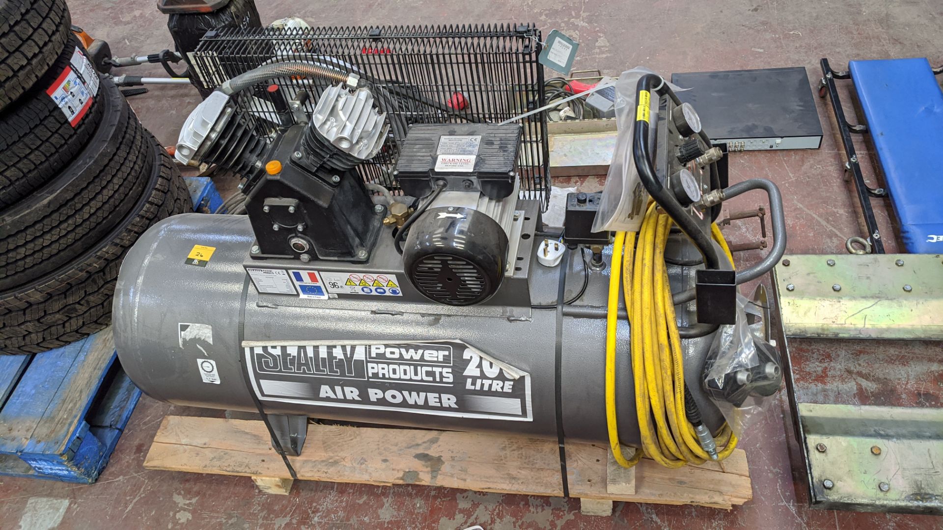 Sealey Air Power 200 litre all-in-one compressor, model SAC3203B, 3HP, 145 PSI/10 Bar. This - Image 10 of 10