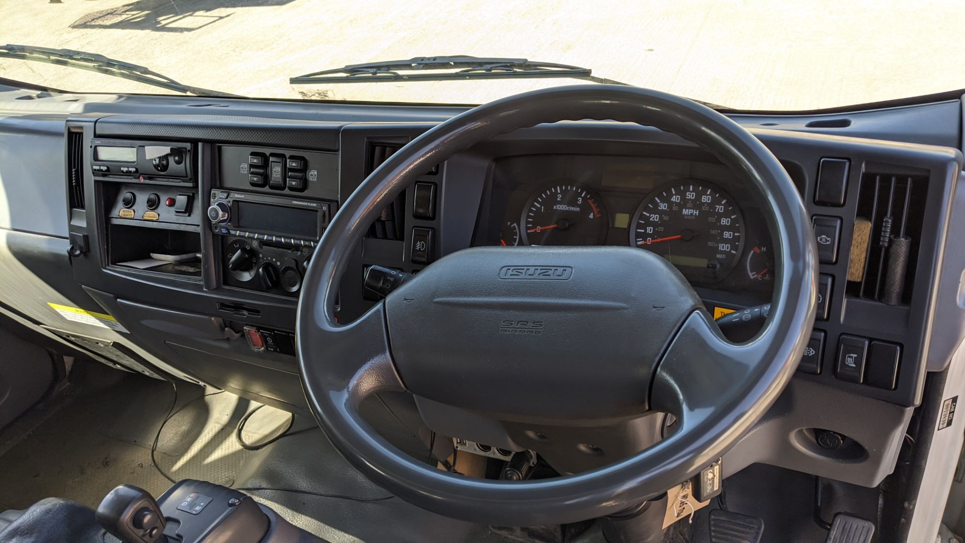 HD65 TOW Isuzu Trucks Forward N75.190 breakdown truck, 5193cc engine. Colour: White. First - Image 23 of 31